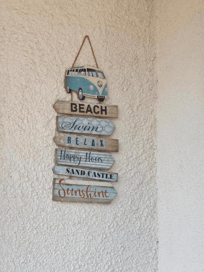 BEACHFRONT VILLA with Private Beach Access - FREE PARKING - B&B Falerna