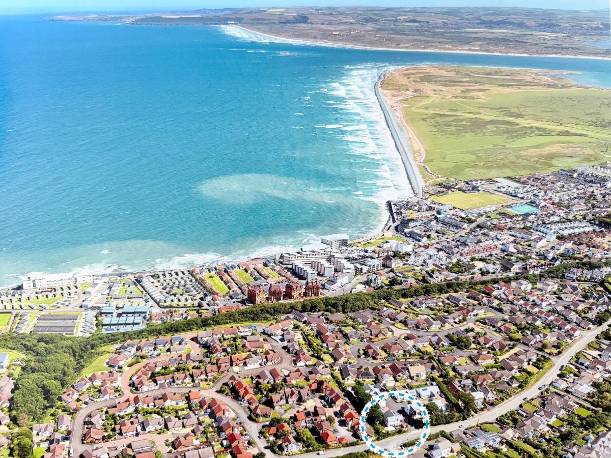 Modern 4-Bedroom Family Home with Garden, Parking - Westward Ho - B&B Westward Ho!