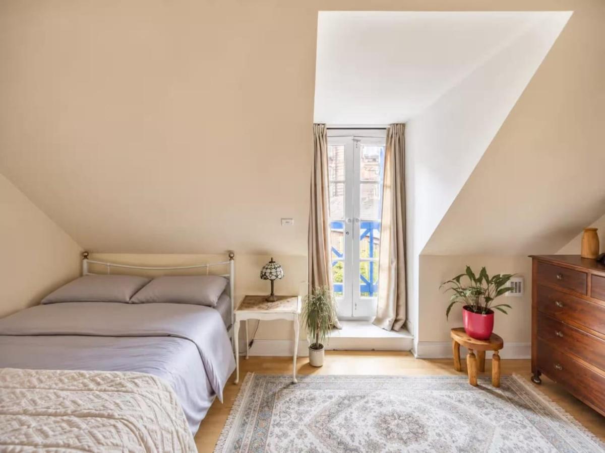 Old Town 1BR Flat with Edinburgh Castle Views - B&B Edinburgh