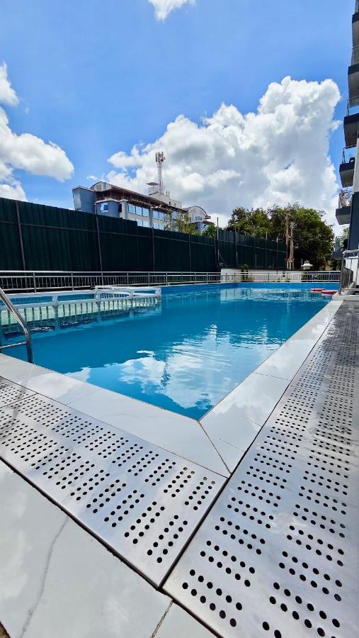 Luxury 2BR, King & Queen Beds, 13th Floor City Views, Pool & Gym, Westlands - Ferienwohnung Nairobi
