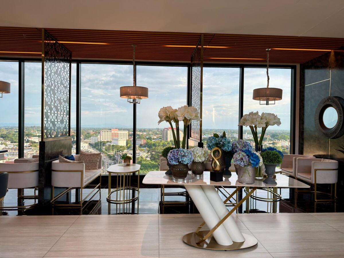SR7 The Astra Sky River, Chiang Mai's most exclusive serviced apartment with an ultra-long infinity pool - B&B Chiang Mai