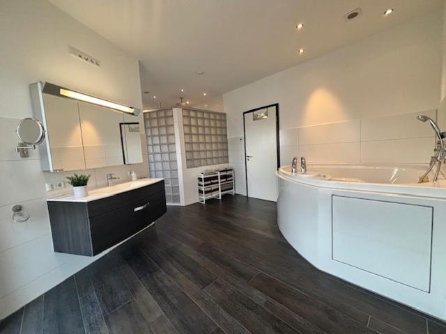 FreiRaum Apartment - Bed and Breakfast Frickenhausen