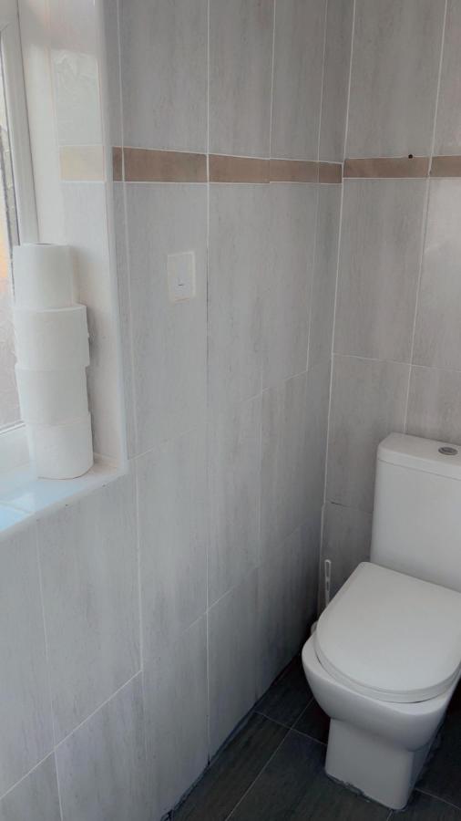 Comfortable Double Bedroom in Manchester Near City Centre - Ferienwohnung Manchester