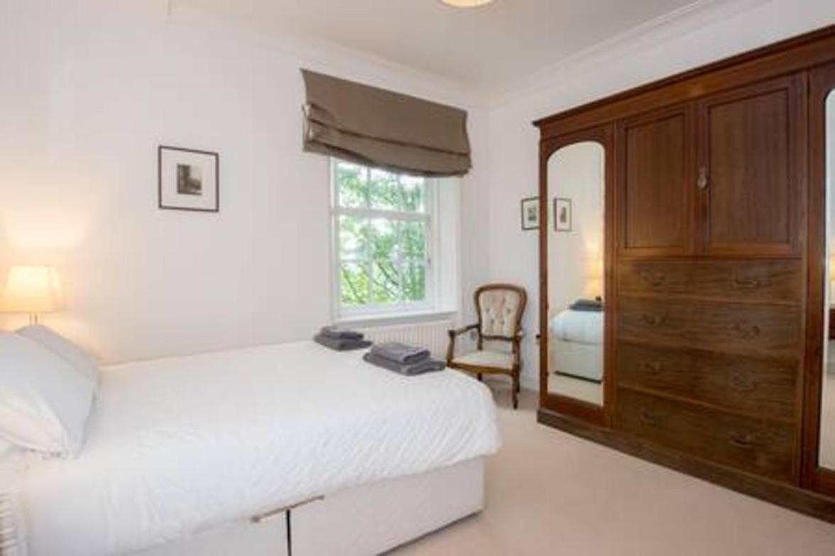 Toast Stays - The Skylark Four at The Grove - B&B Durham