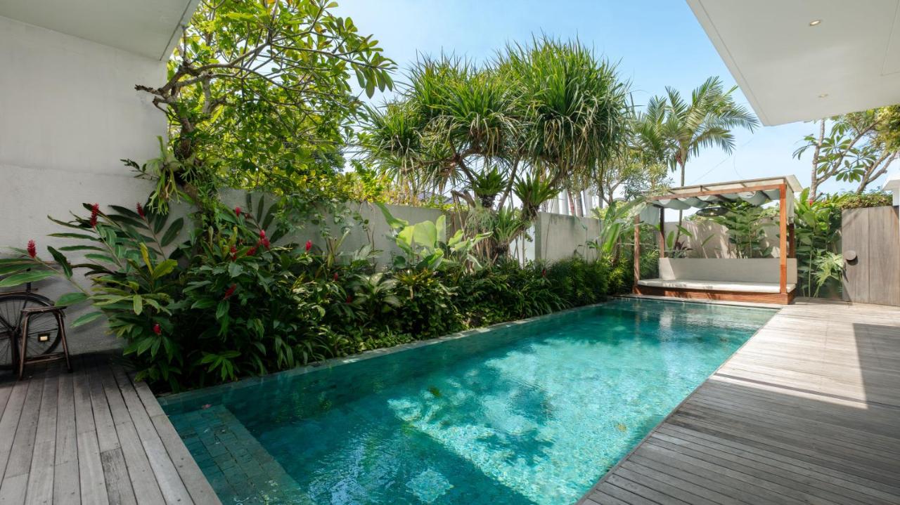 Swan Villa R - B&B Seminyak