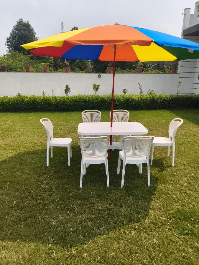 The Classic Family Pool - B&B Alwar