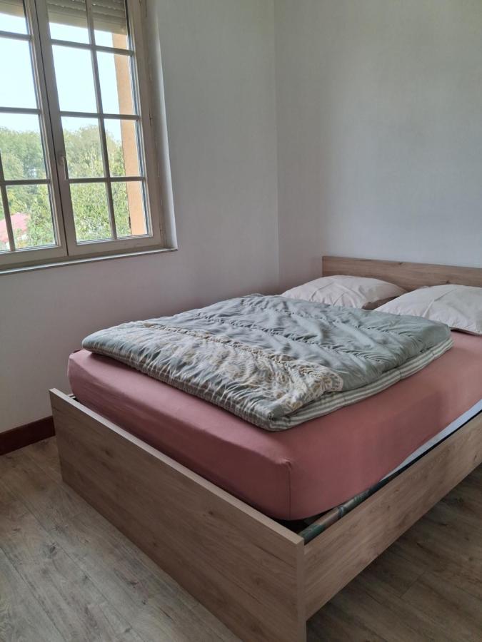 Bel Appartement Fonctionnel,2 grandes chambres separer plus un bz,WI FI,Clim - Ferienwohnung Digoin