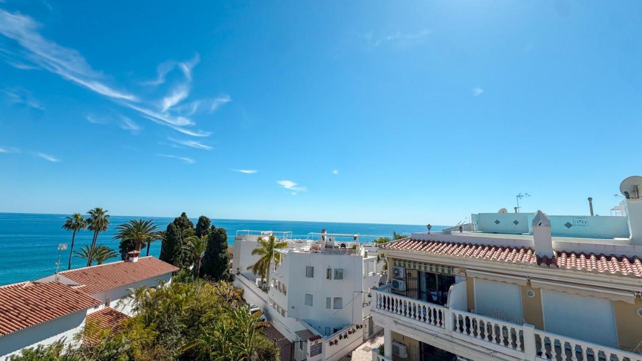 Little Lola, Carabeo Nerja - B&B Nerja