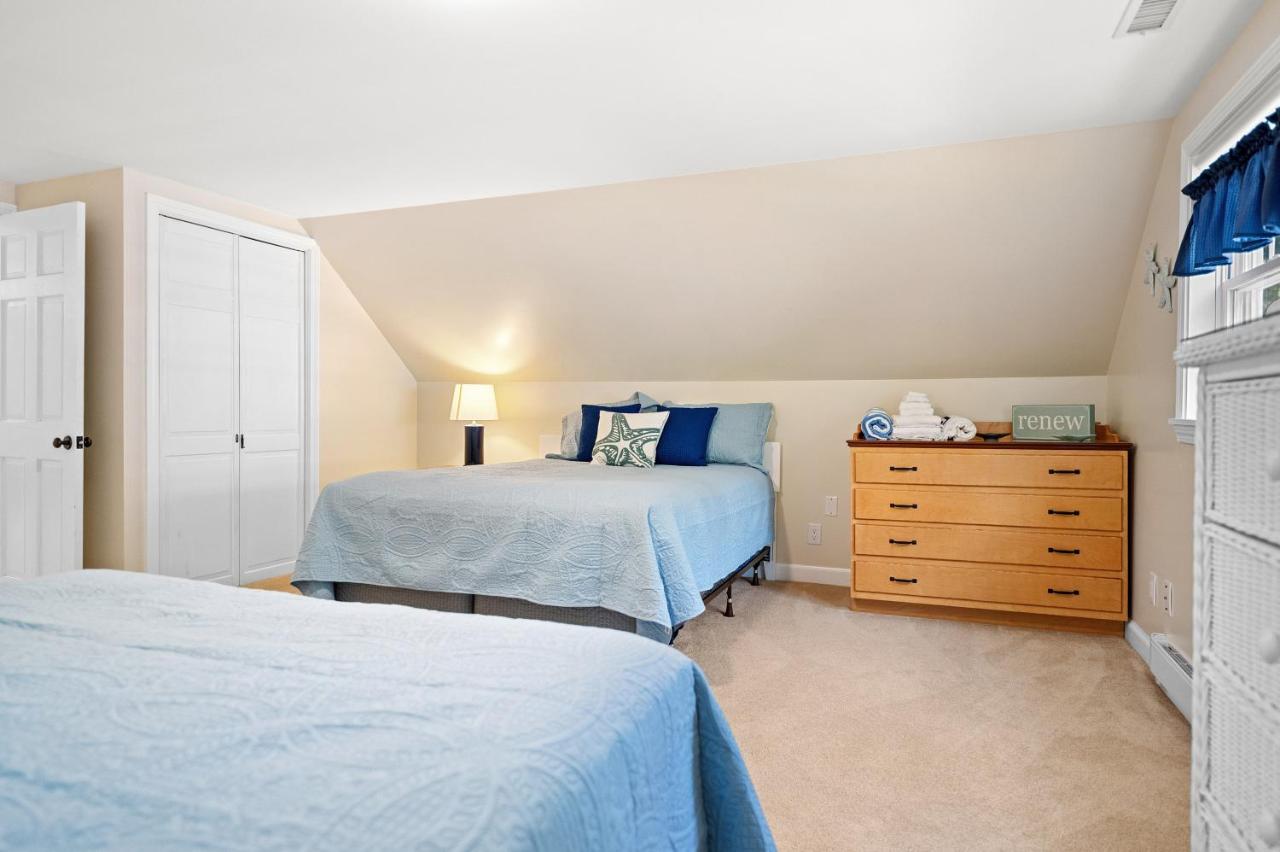 Boothbay Harbor Home with Water Views | Near Dining & Whale Watching - Bed and Breakfast Boothbay Harbor