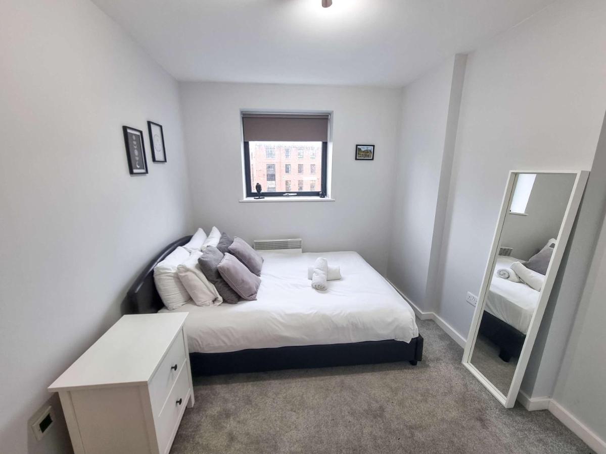 2 Bed Castlefield Flat Canalside - B&B Manchester