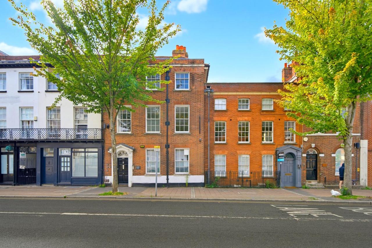 stylish 2-Bed Flat 3 in Reading Central - B&B Reading
