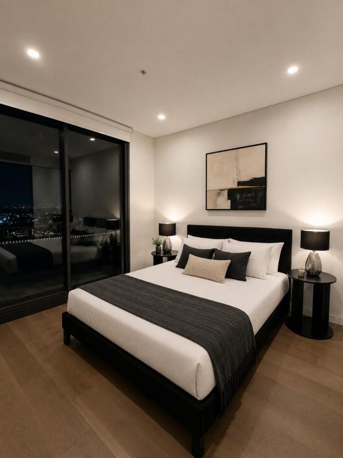 Luxurious Skyline Retreat with Parking Pool Gym BBQ - B&B Sydney