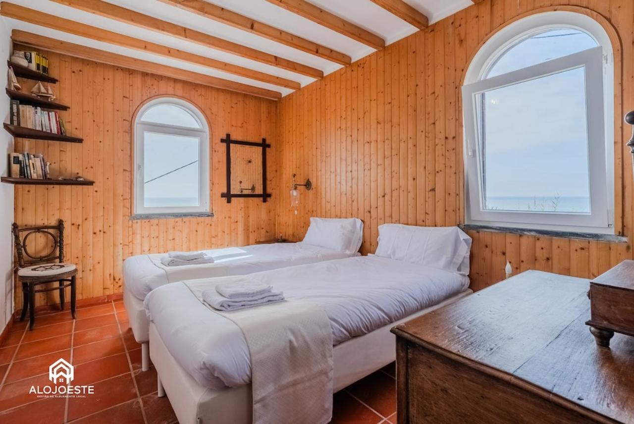 Atlantic Ocean Villa - 4 bedrooms - Ocean front - B&B São Pedro da Cadeira