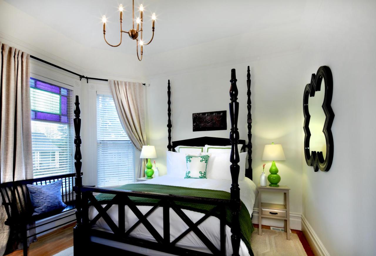 Zimmer mit Queensize-Bett