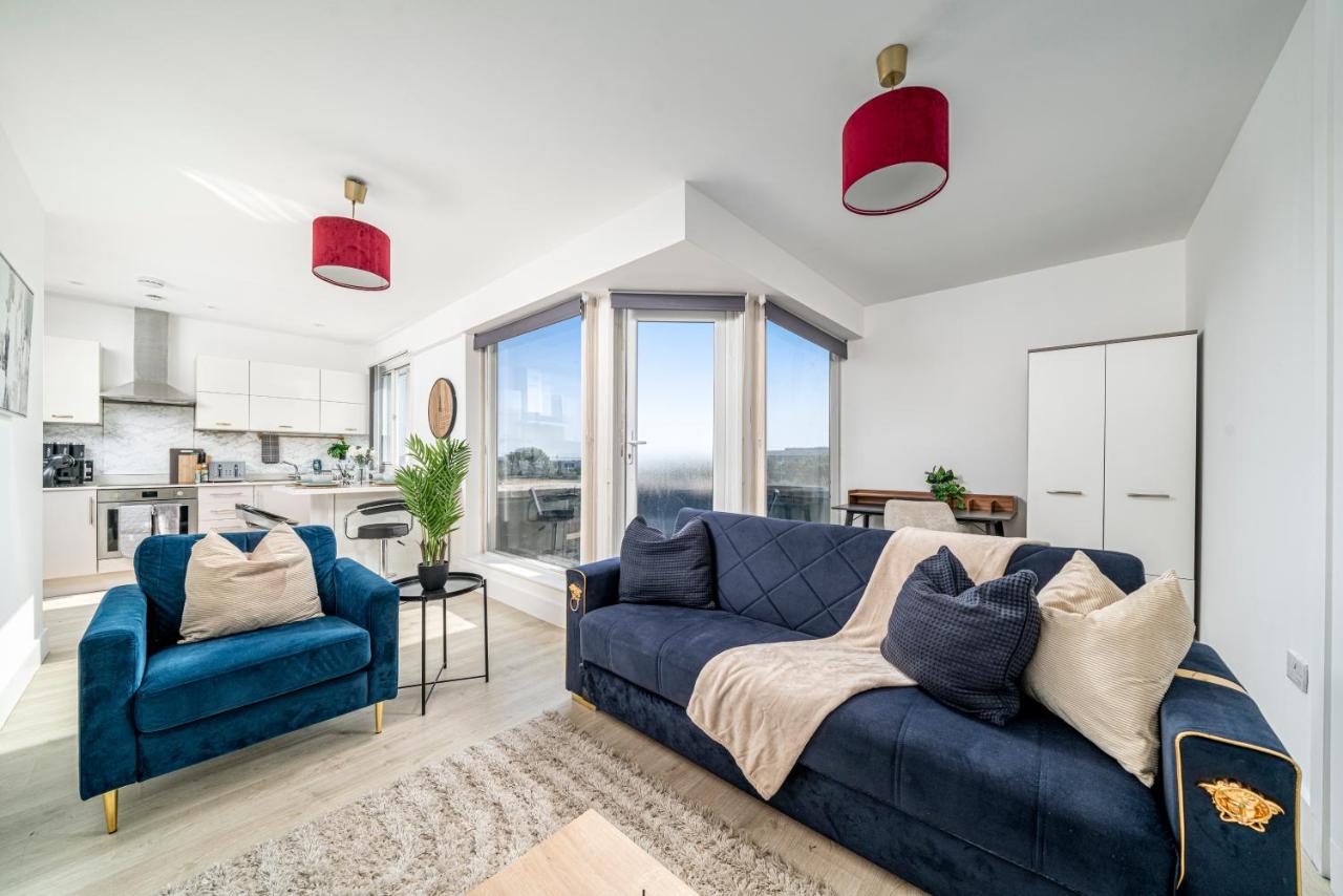 Stylish Apartments Near Heathrow Elizabeth Line - Chambres d'hôtes Wallington