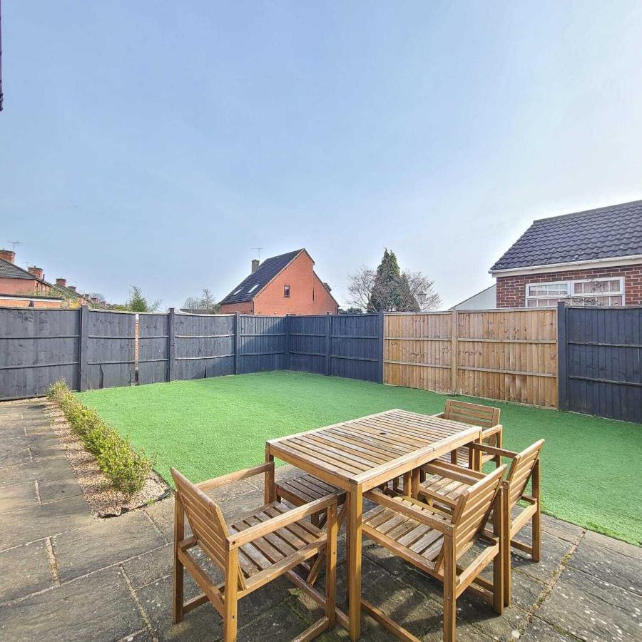 Spacious house / sleeps 10 / parking / Barrow - Ferienwohnung Barrow upon Soar