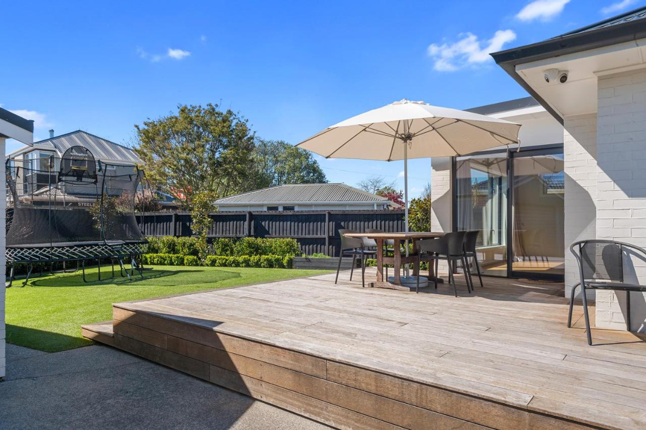 Private Family 4BR Home Near Airport - Sleeps 7 - Free Parking - Chambres d'hôtes Christchurch