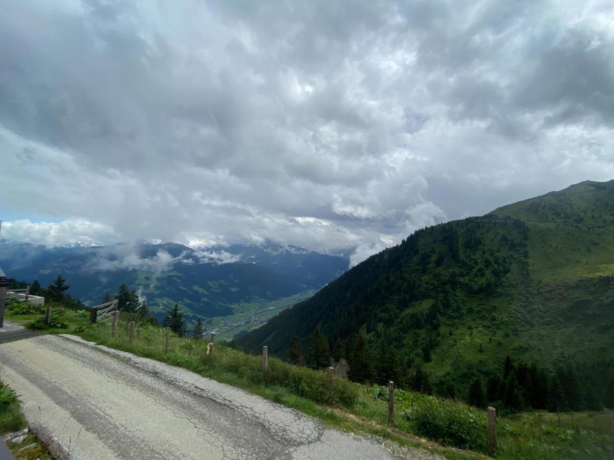 Chalet in Zillertal near Hochzillertal Ski Area - B&B Zellberg