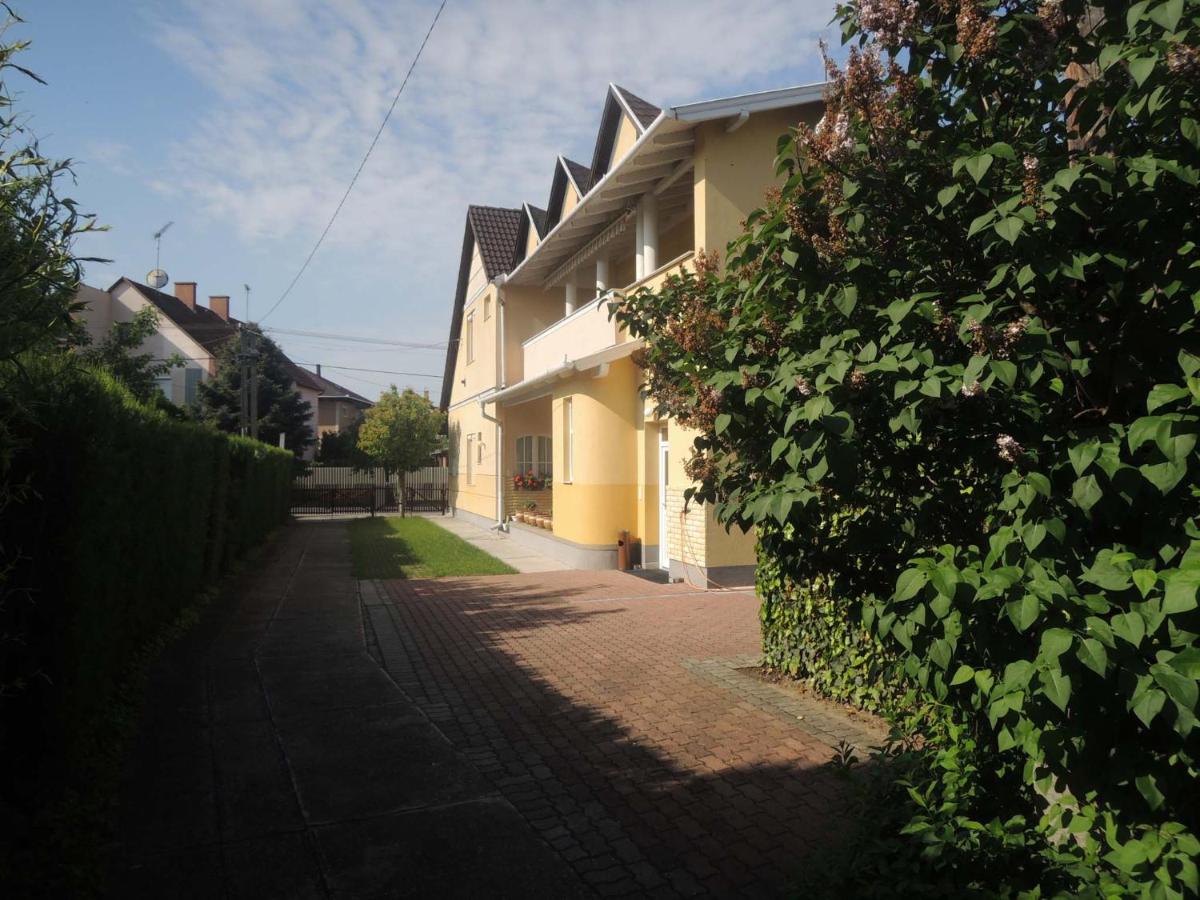 Panzió STATUS - Chambres d’hôtes