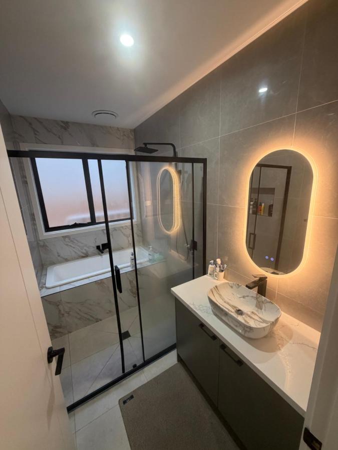 18 trefoil rd - Ferienwohnung Toronto