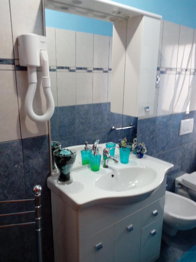 Deluxe Double Room (2 Adults + 1 Child)