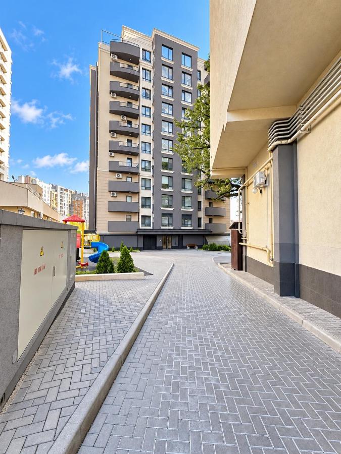 City View Apartment with Private Parking & Balcony - B&B Chișinău