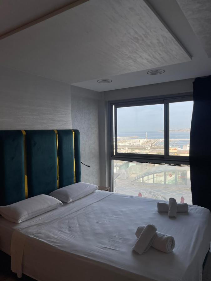 Tangier waves 27 - B&B Tangeri
