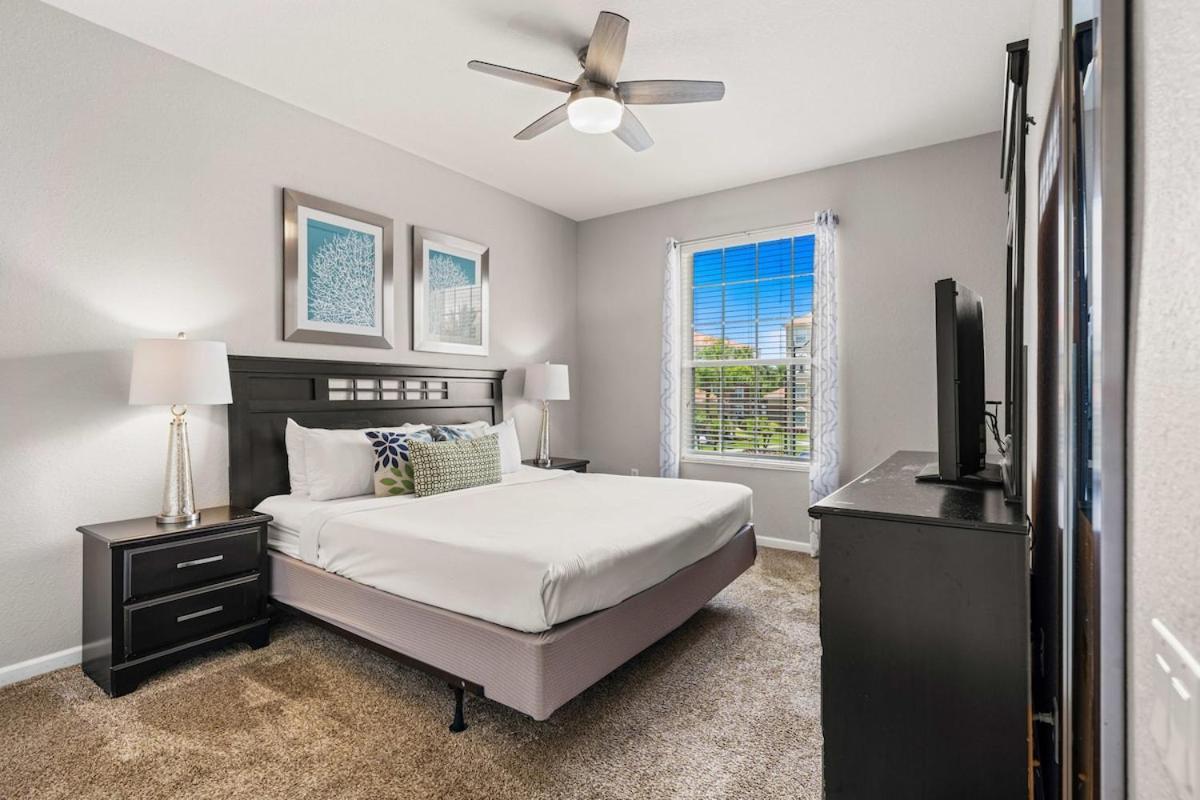 Spacious Condo Near Convention Ctr & I-Drive, Pool - Bed and Breakfast Orlando