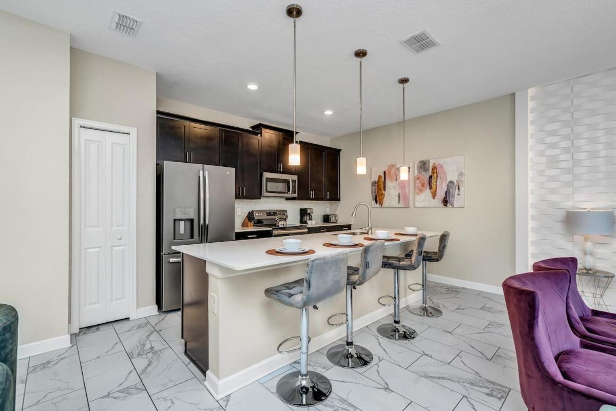 Private Pool Themed Bedrooms FREE Waterpark - Bed and Breakfast Kissimmee