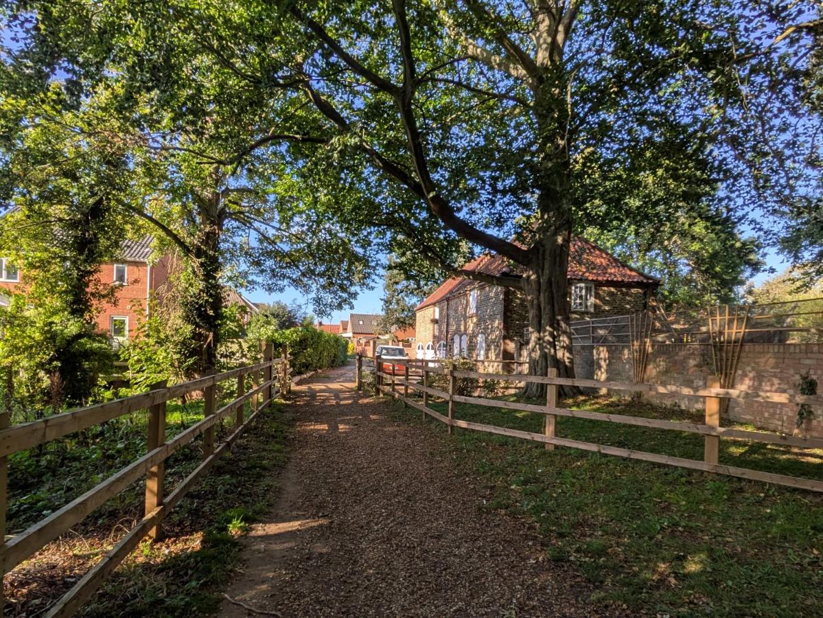 Snettisham Watermill Pet Friendly Historic Listed Property - B&B Snettisham