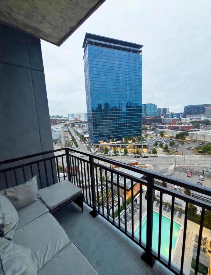 Downtown Nashville! Balcony with Pool Side View and FREE Parking! - B&B Nashville