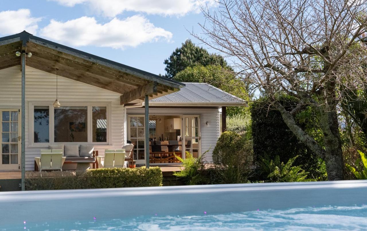 Tauranga Home - Swimming spapool - B&B Omanawa