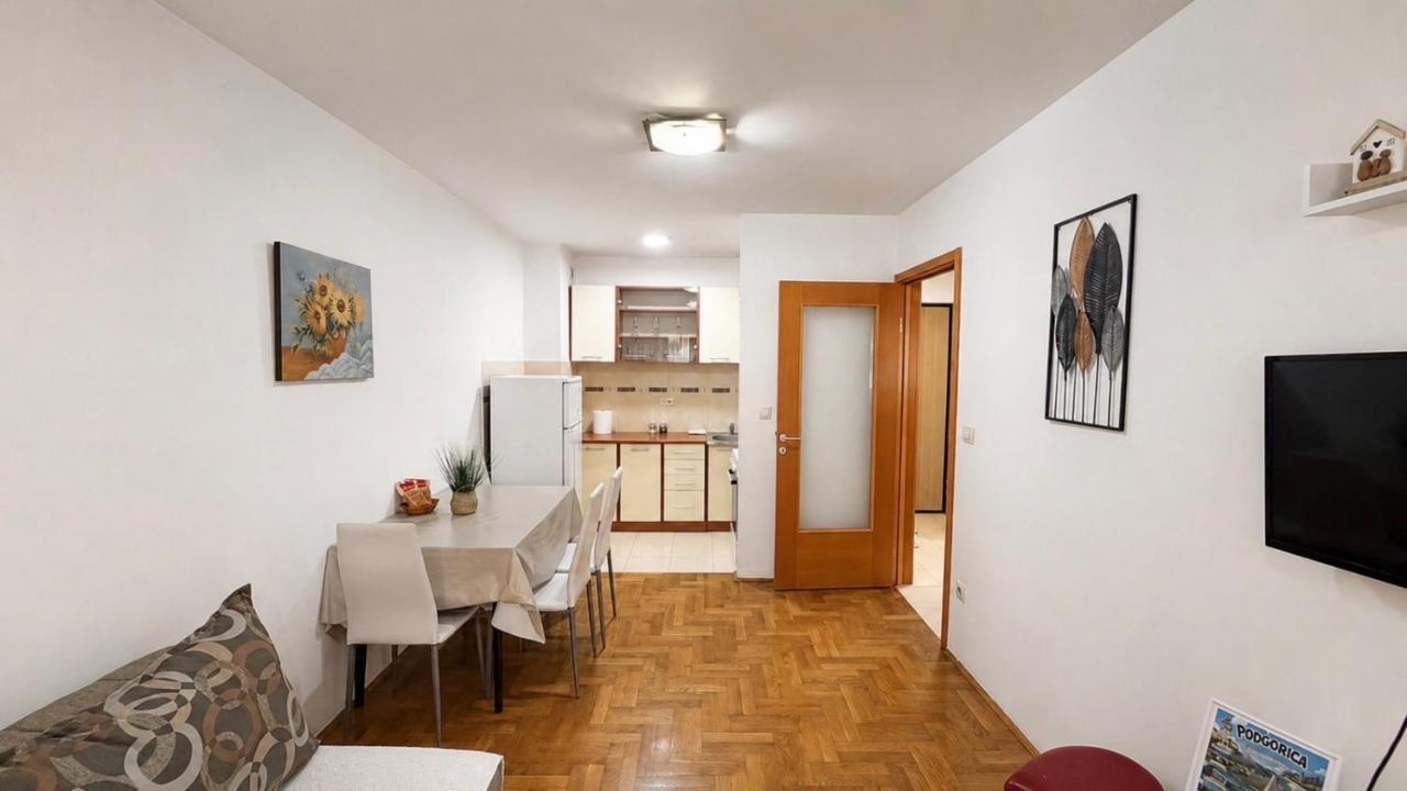 Apartman Stari Aerodrom NINA - B&B Podgorica