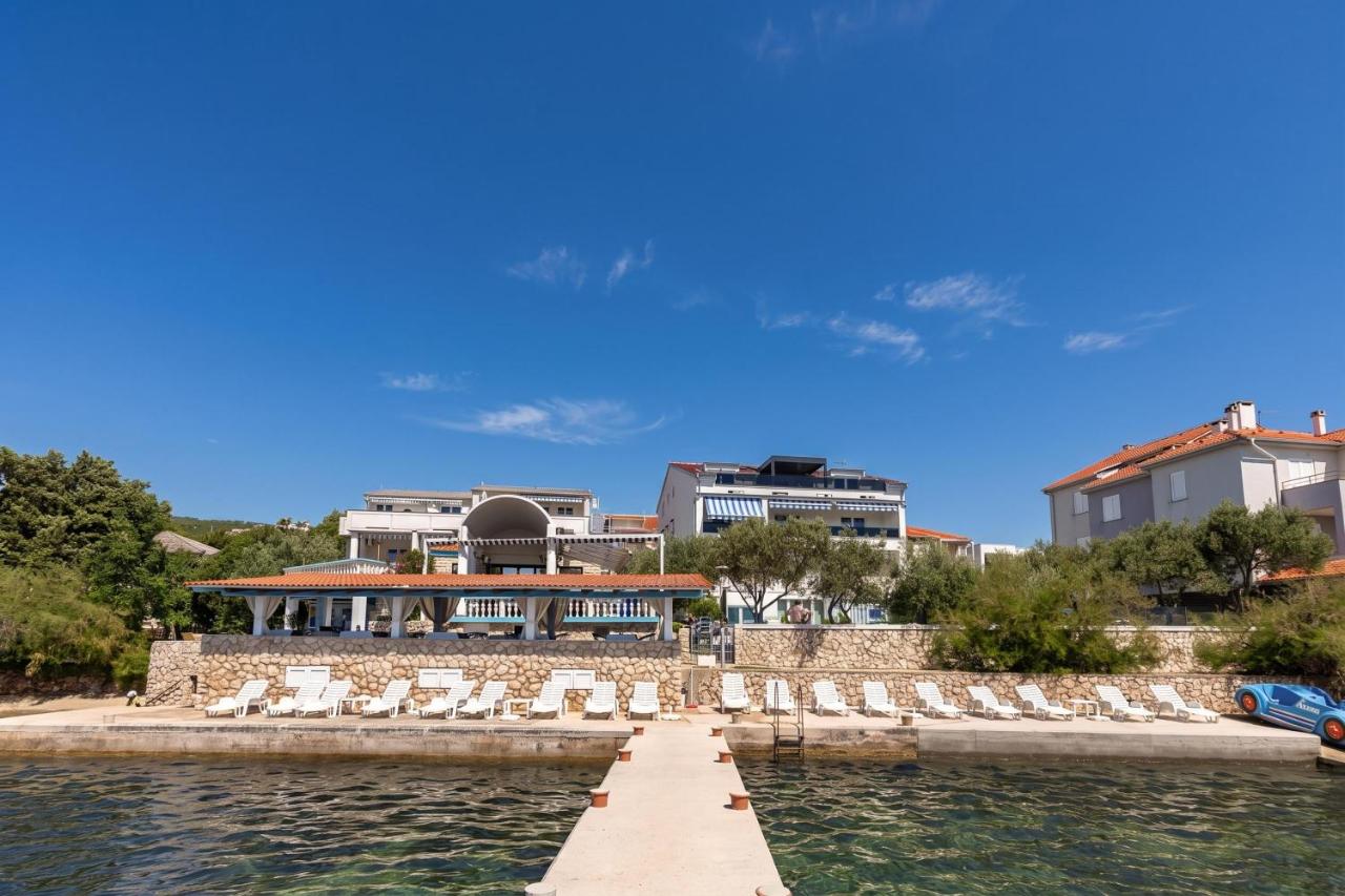 Family Resort Santa Maria Rooms - B&B Stara Novalja