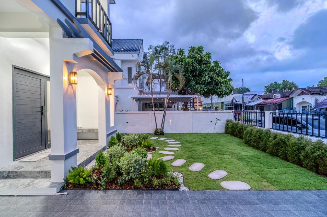 Stylish 3 Bedroom Villa with Garden, Chalong - by PoshSaga - Ferienwohnung Ban Chalong