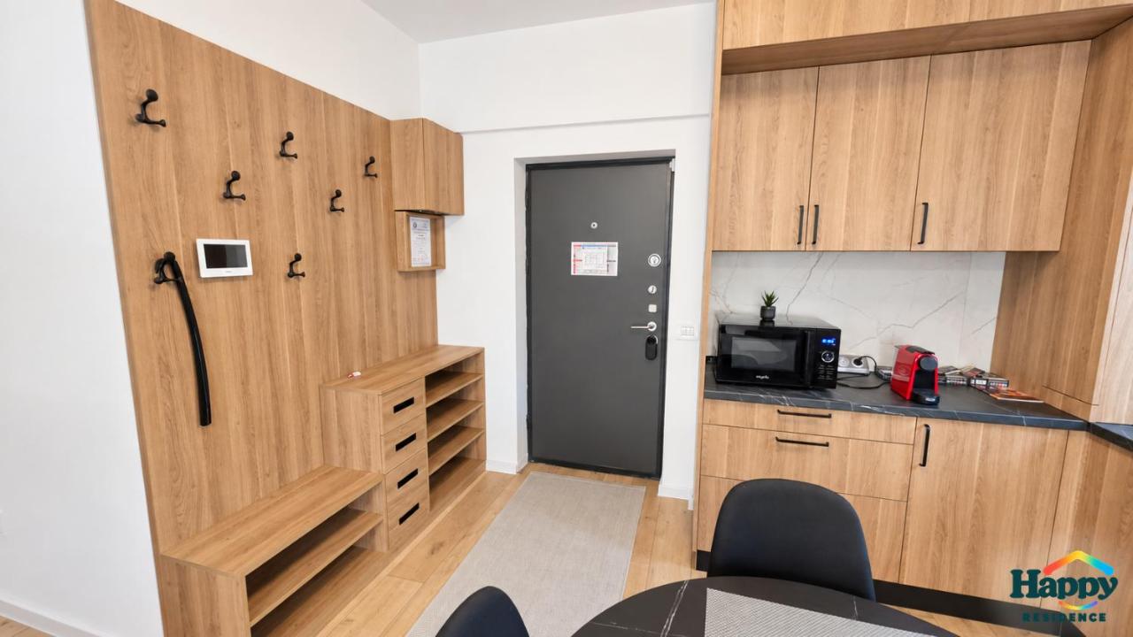 Happy Residence - Modern Apartment with Private Underground Parking - B&B Craiova
