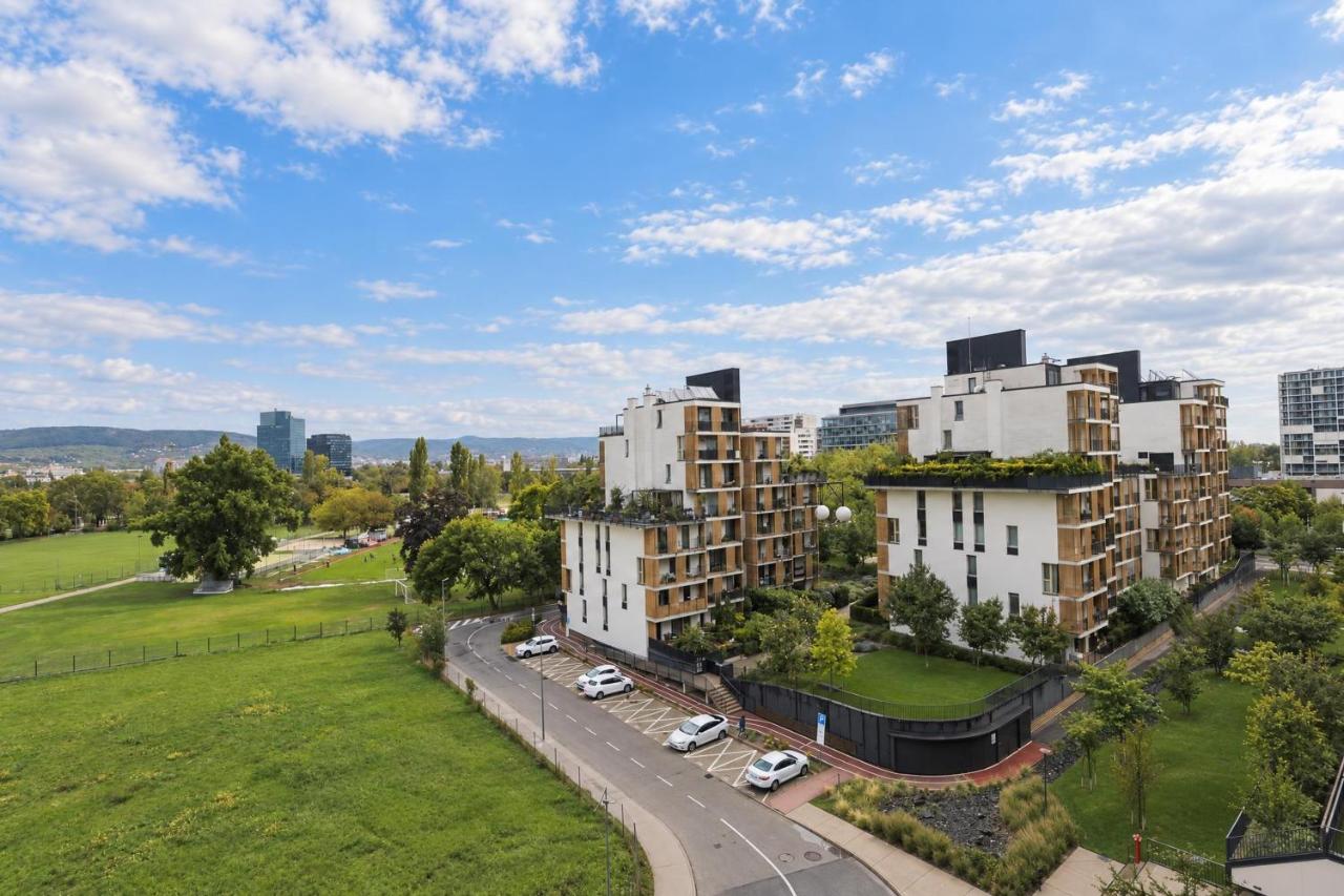 LAM Harmony AC - Free Parking - Terrace - B&B Bratislava
