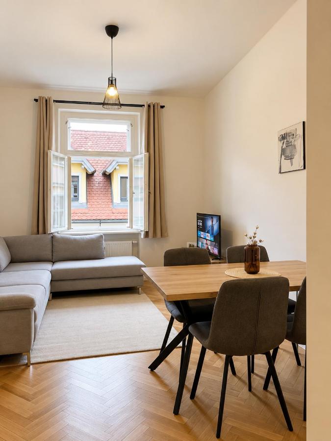 Old Town Vibe & Wave - Bed and Breakfast Graz