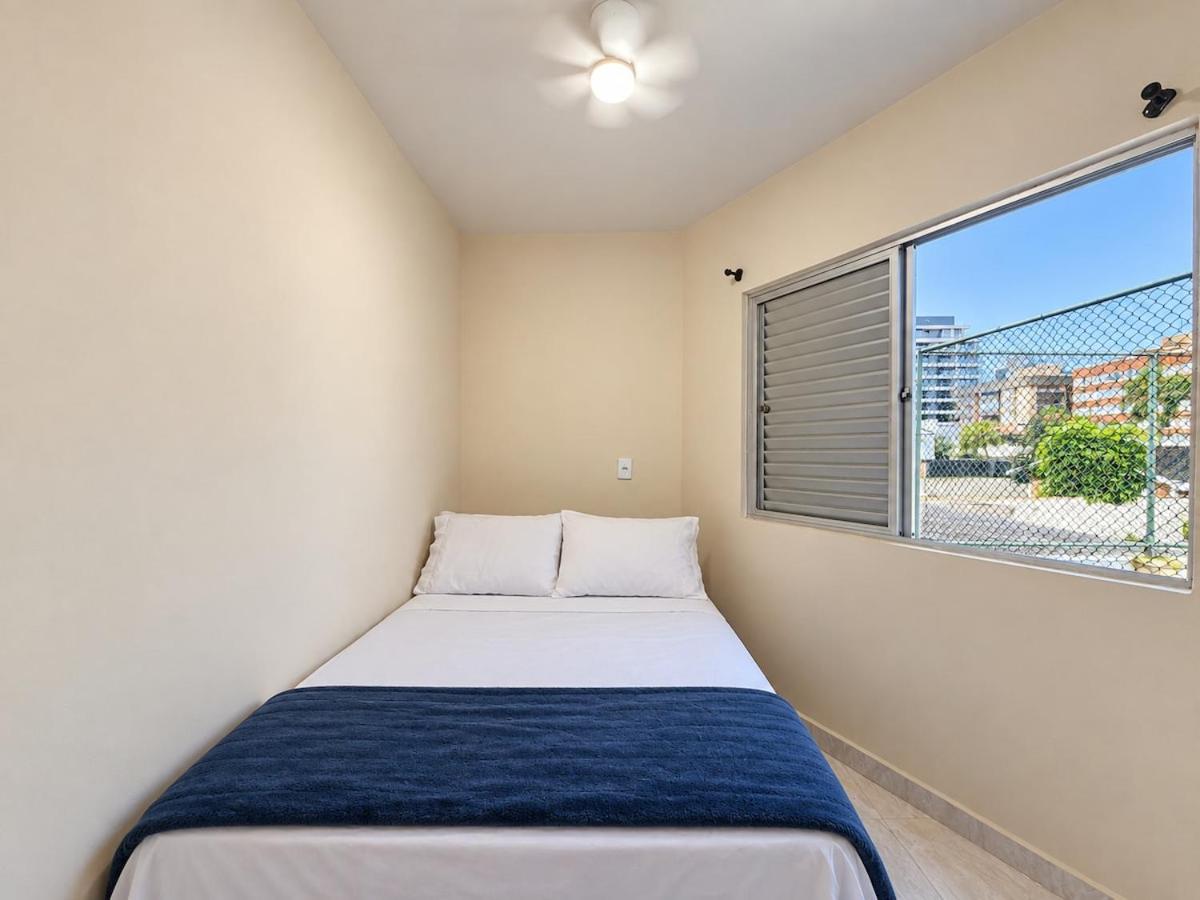 Apartamento com 2 quartos a 350 m da Praia Brava - Chambres d'hôtes Matinhos