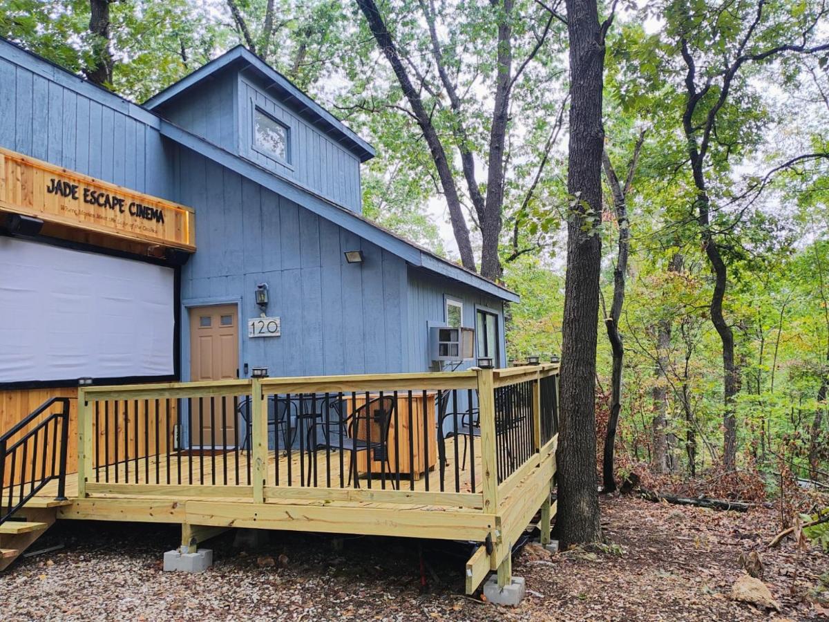 Jade Escape - 130" Outdoor Cinema - Near Bagnell Dam Strip - Sleeps 8 - EV Charger - B&B Rocky Mount