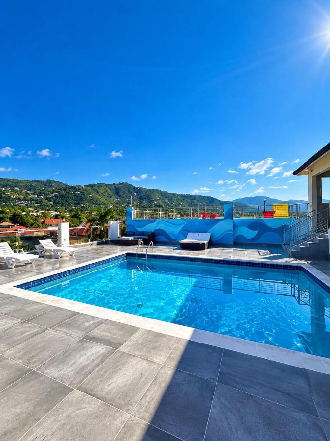 Urban Paradise Suite - Bed and Breakfast Kingston