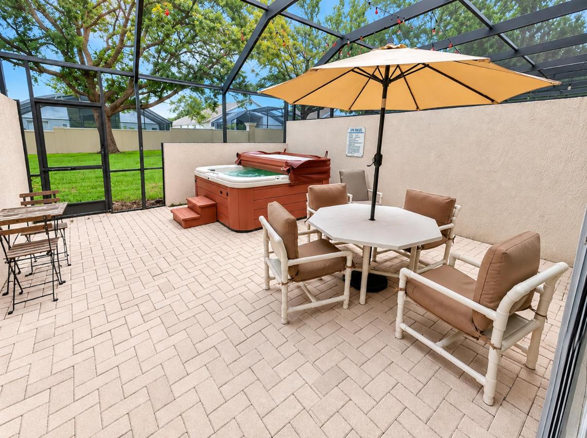 Your Cozy 3 BD Home w Private Hot Tub - B&B Kissimmee