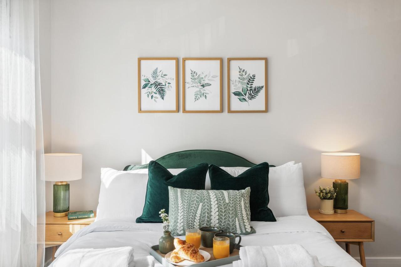 Newly Refurbished 2-Bed Eastbourne House with Free Parking - B&B Eastbourne