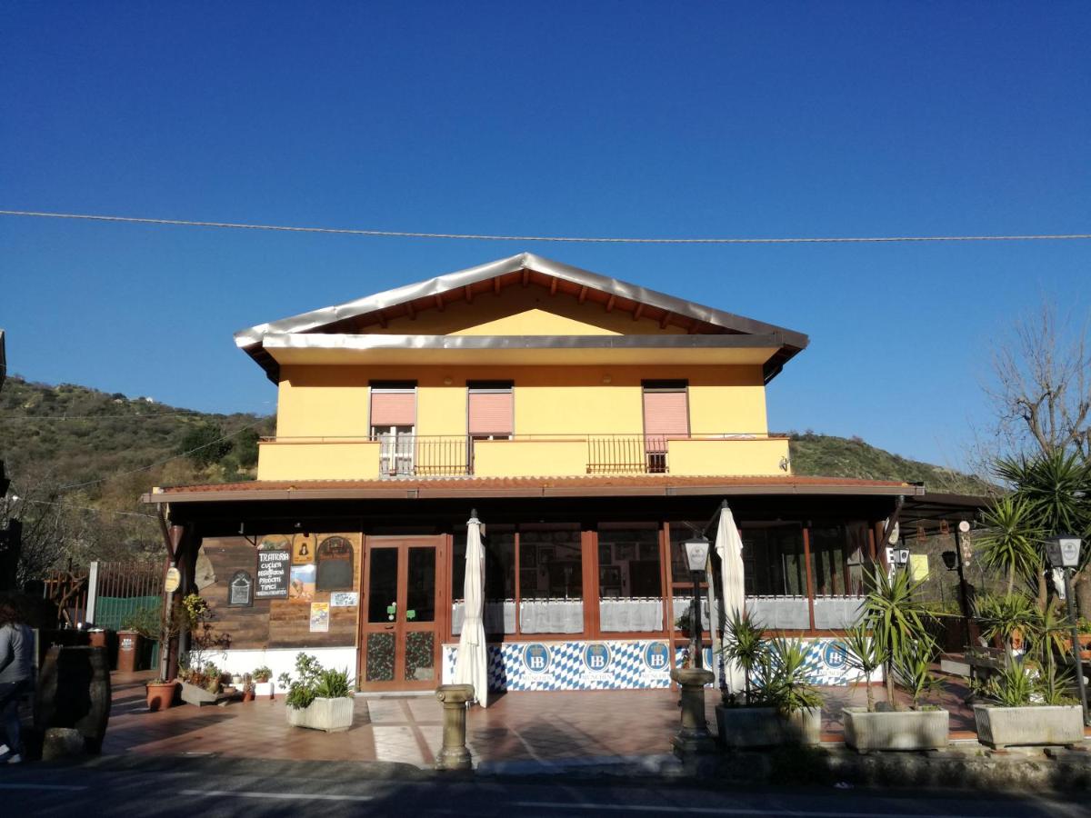 Casa Fronte Gole Alcantara - B&B
