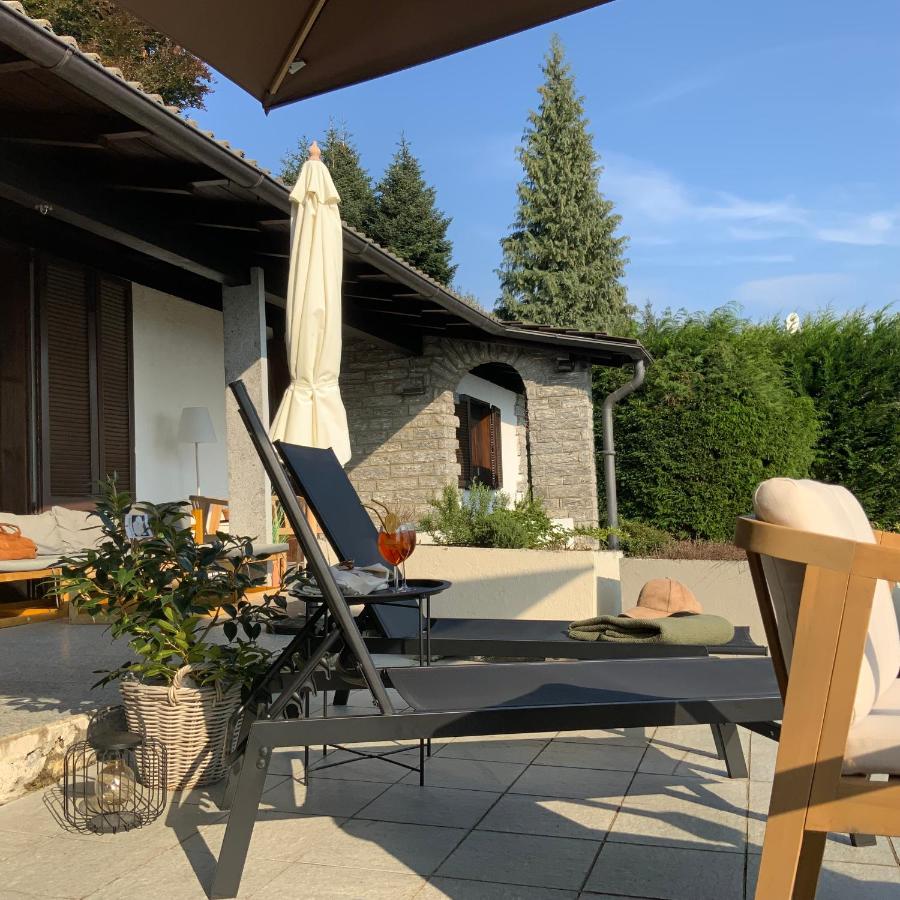 Villa Famiglia Lago - Bed and Breakfast Bee