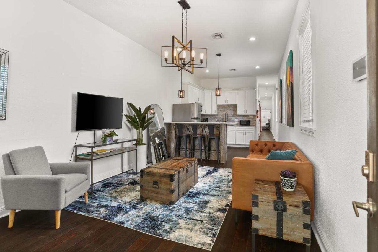 Stylish 3BR Villa in a Central Location - B&B New Orleans