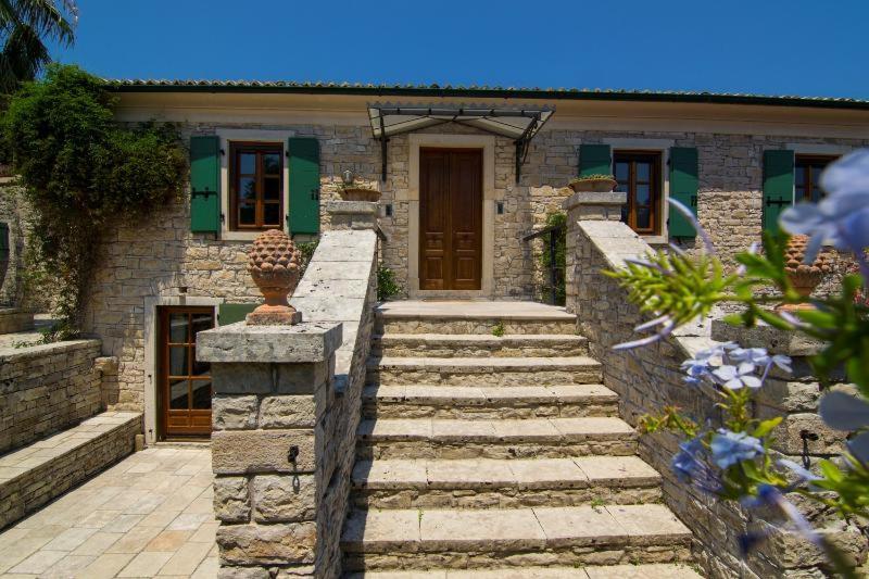 Kiparissi - B&B Kourtaíïka