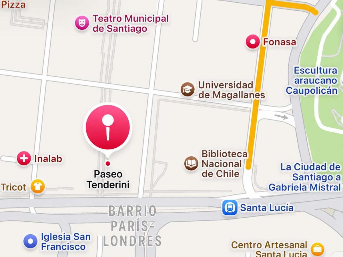 Ubicación inmejorable, a una cuadra Metros Sta Lucía y Univ de Chile, Depto amoblado, calle con acceso nocturno controlado - B&B Santiago del Cile
