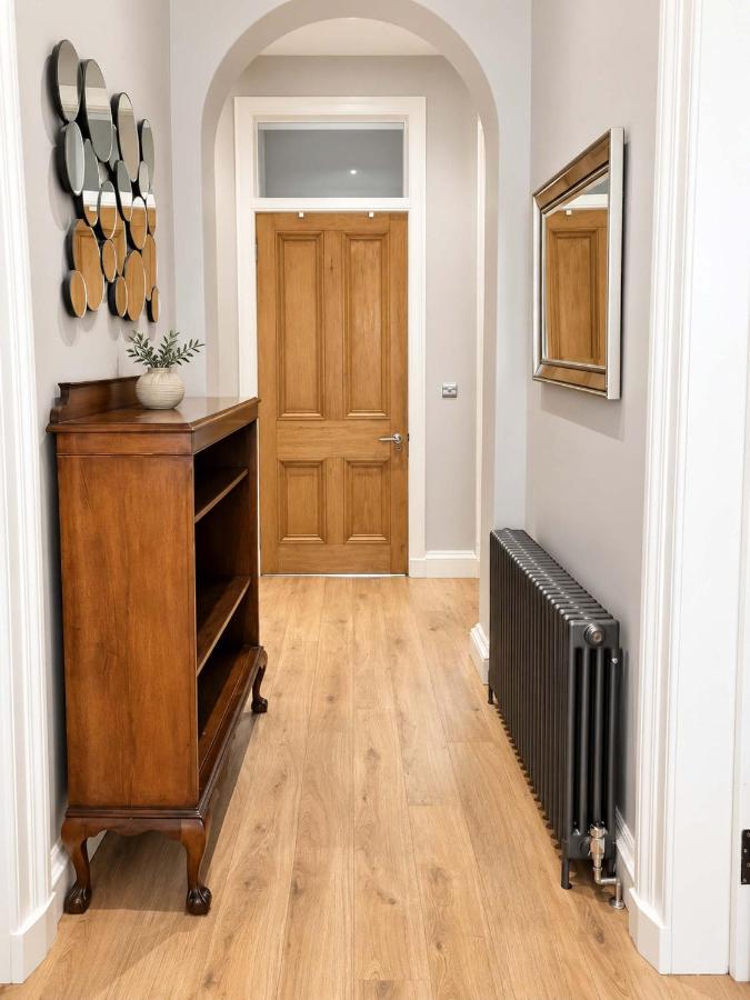 BnBNova - 3BR - Old Town - Castle & The Meadows - Bed and Breakfast Edinburgh