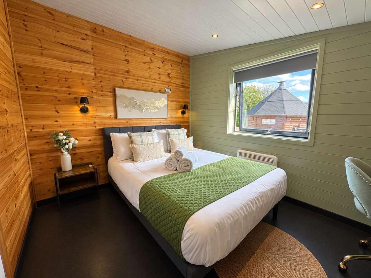 The Secret Lodge - Hottubs Wellness Relaxation - B&B Stapleford